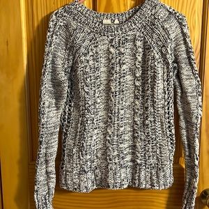 EUC Gap Cable knit sweater size small